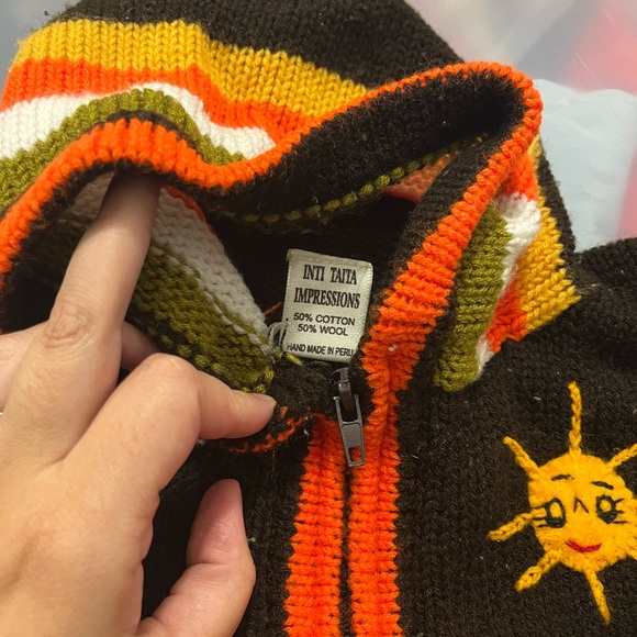 Inti Taita Handmade Peruvian Hoodie - Picture 5 of 5